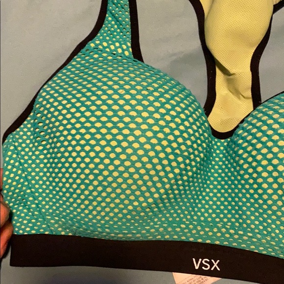 Victoria Secret sports bra - Picture 2 of 4